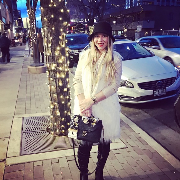 Meet your Posher, Scarlett - Picture 6 of 8